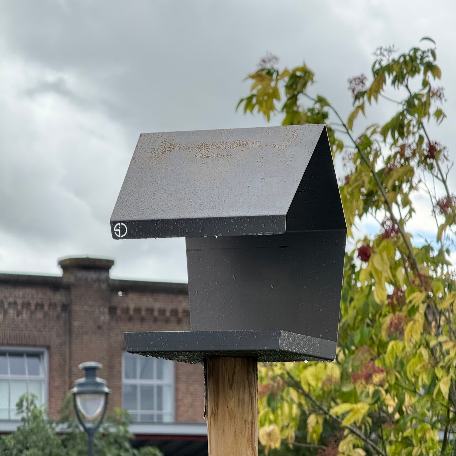 Vogelvoederhuis FALCON - Staaldesign voor buiten, modern