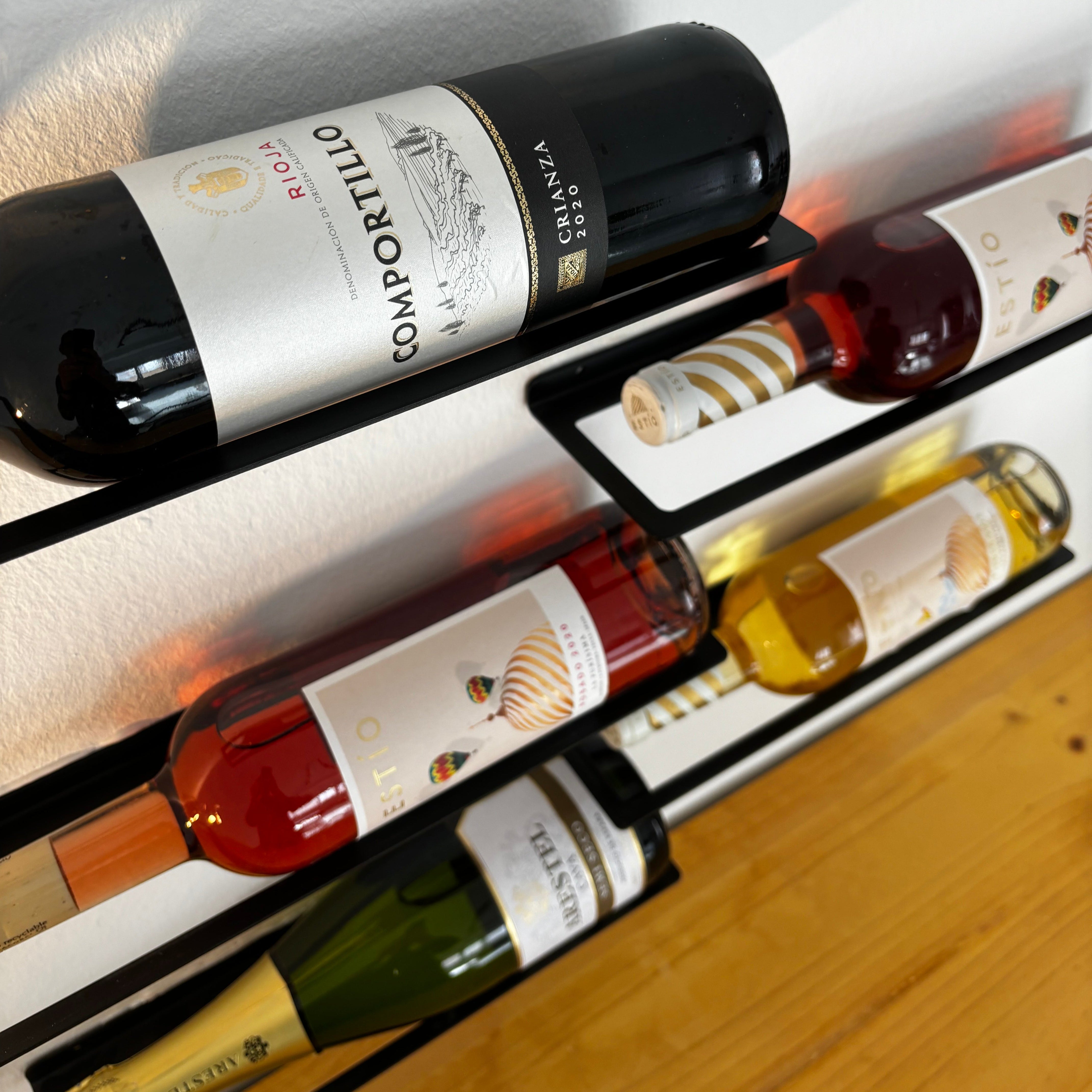 Wijnrek SOLOVINO – wandrek voor 1 wijnfles, zwart staal