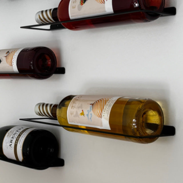 Wijnrek SOLOVINO – wandrek voor 1 wijnfles, zwart staal