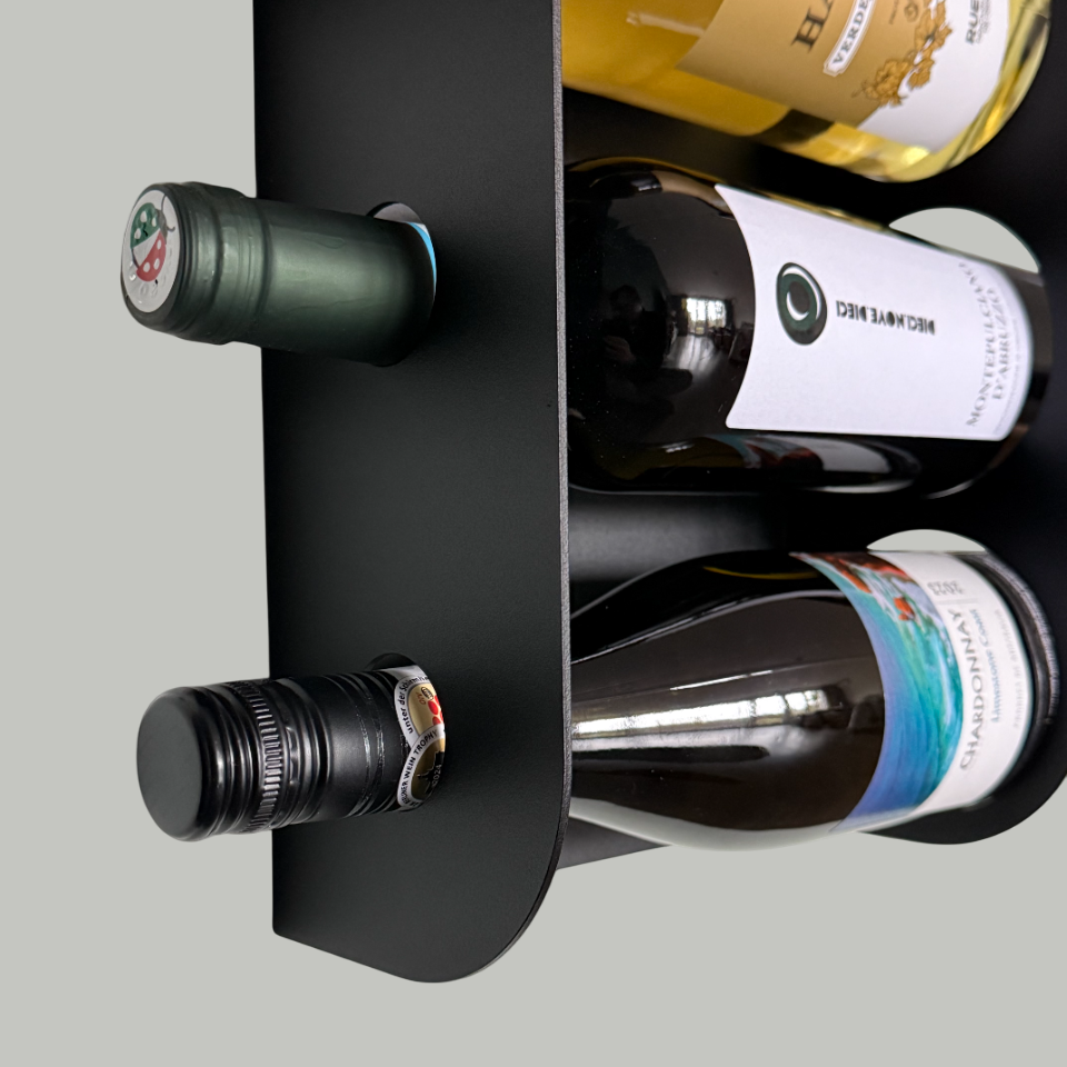 Wijnrek EXTRAVINO van staal met poedercoating, modern en strak ontwerp voor het opbergen van wijnflessen.