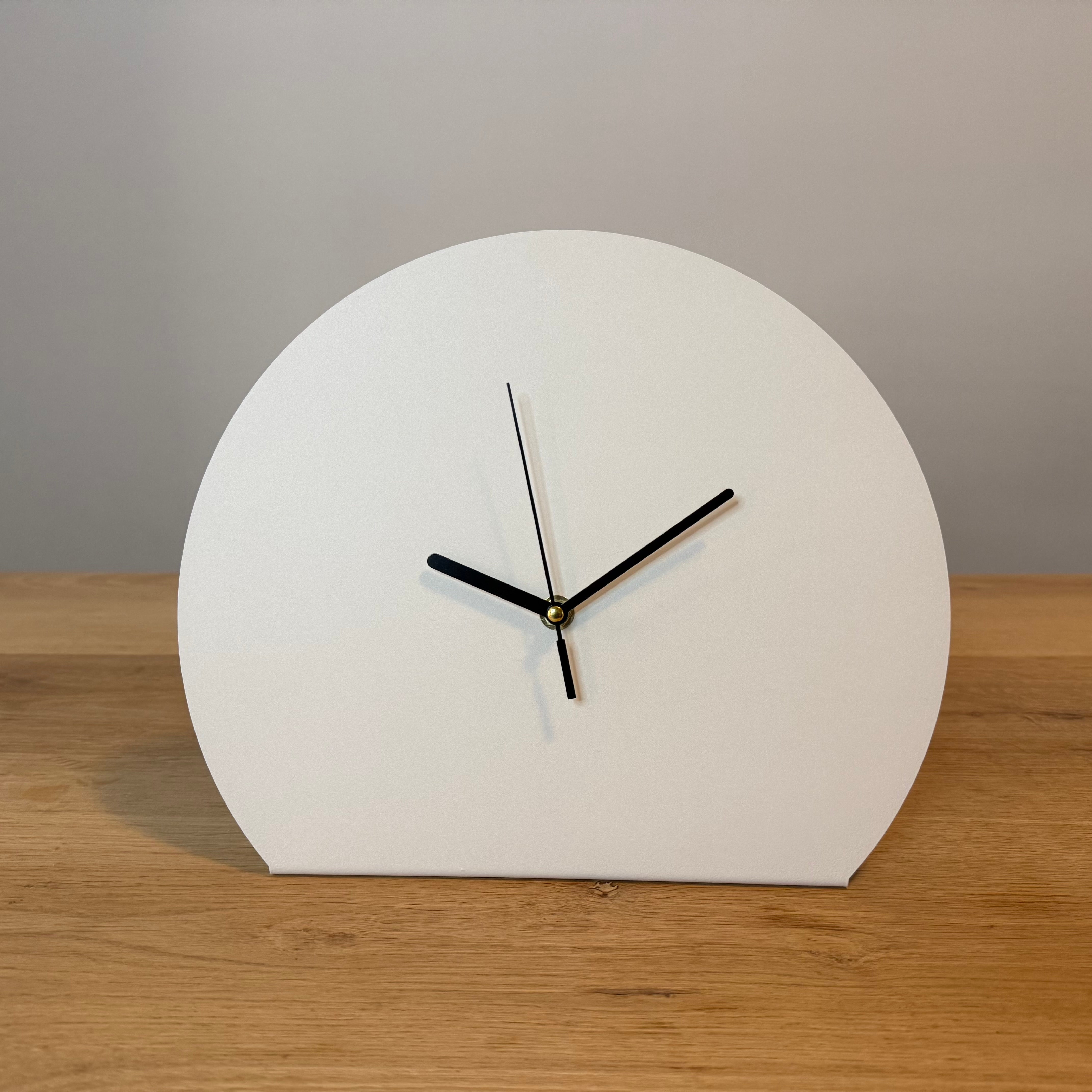 Klok DRIFT, moderne wandklok met strak en minimalistisch ontwerp.