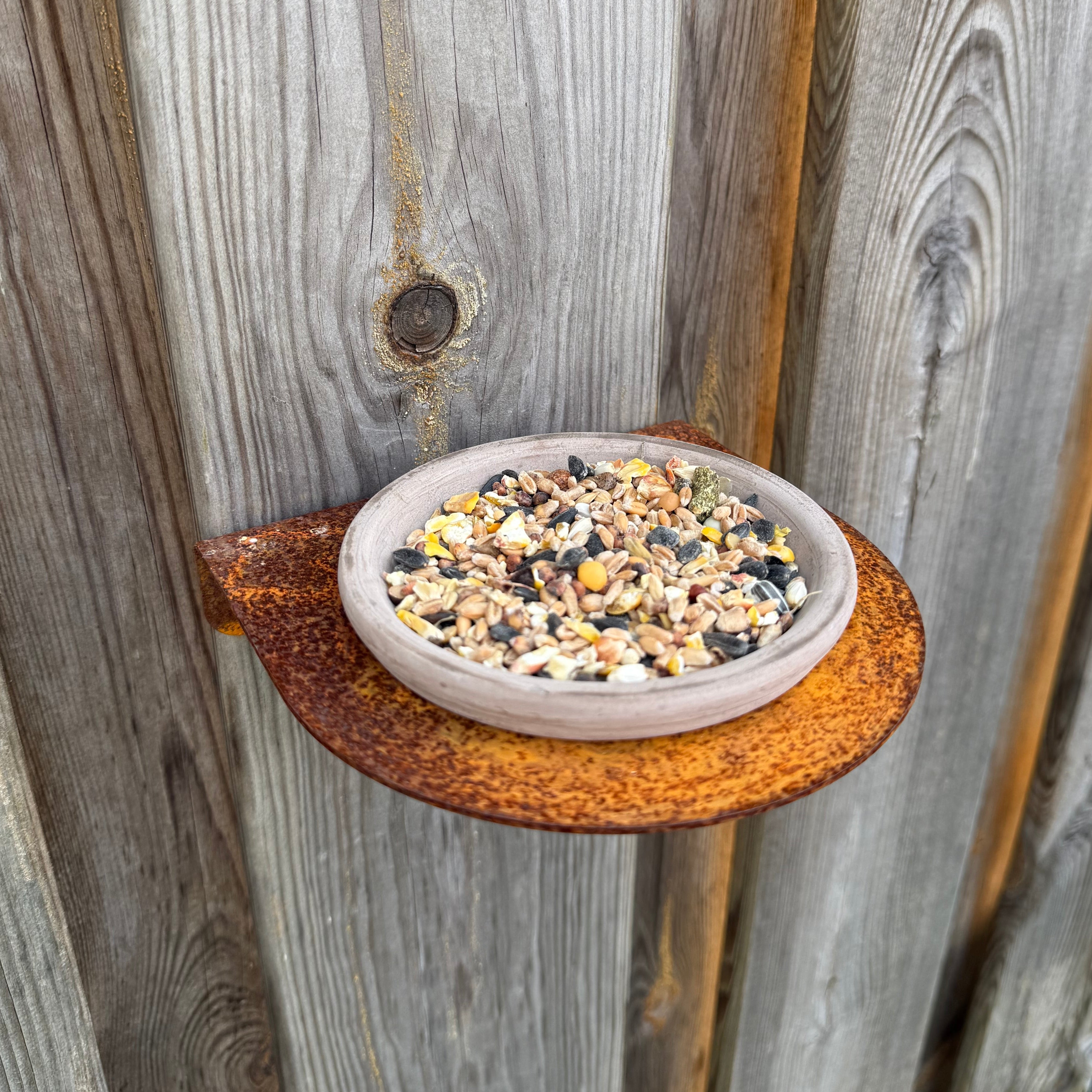 Vogelvoederschaal OASIS – wandmodel met terracotta drinkbakje