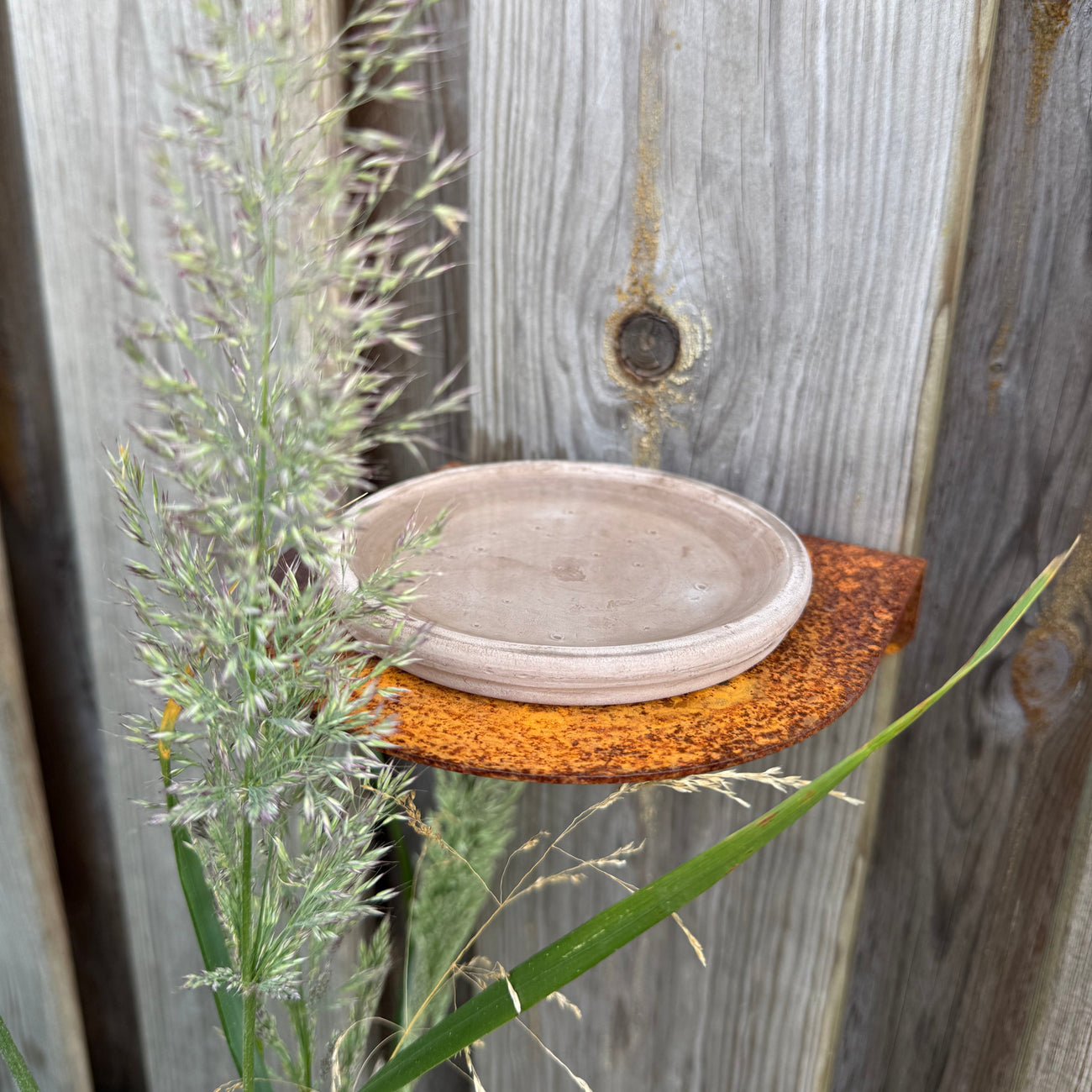 Vogelvoederschaal OASIS – wandmodel met terracotta drinkbakje